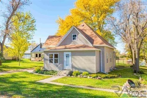 204 Washington St, Wellington, SD 57035-2015