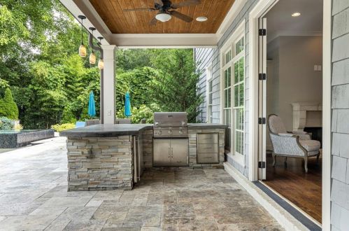4000 Arden Way, Atlanta GA  30342-3948 exterior