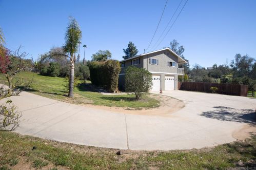 13516 Oak Glen Rd, Valley Center, CA 92082-4111