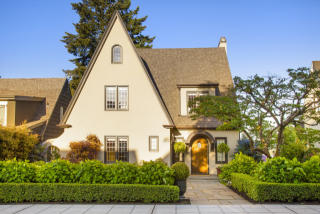 3910 48th Pl, Seattle, WA 98105-5232