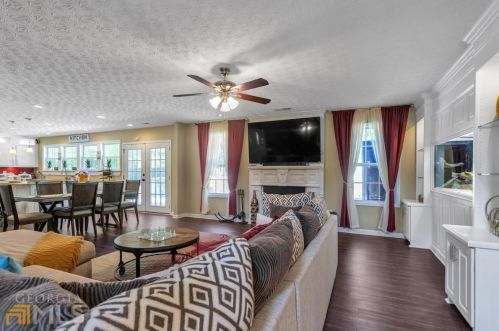 690 Pownal Ln, Hampton, GA 30228-6185