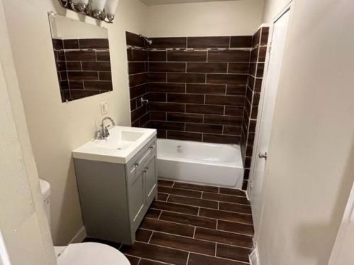 1645 40 Ave, Gary IN 46408-2404 exterior