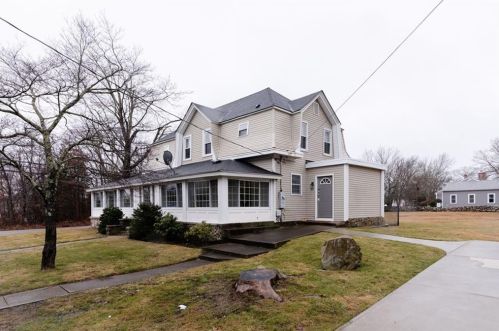 195 Shun Pike, Providence, RI 02919-4514