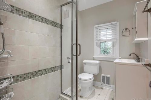 5 Hazel St, Norwalk CT  06851-3016 exterior