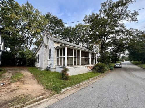 321 10th St, Griffin, GA 30223-2915