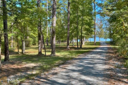 1041 Lake Dr, Lincolnton, GA 30817-2451