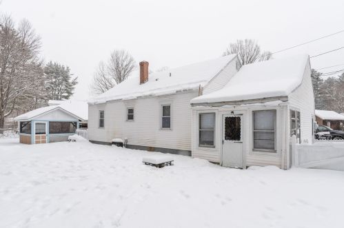 27 Mann Ct, Unity, NH 03743-3037