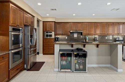 16093 Sierra Heights Dr, Riverside CA  92503-8449 exterior