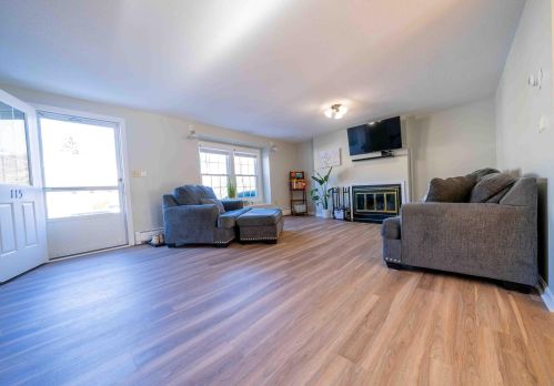 115 Fieldstone Dr, Londonderry NH  03053-2709 exterior