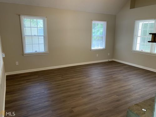 2664 Laurel Woods Ln, Conyers, GA 30094-2560