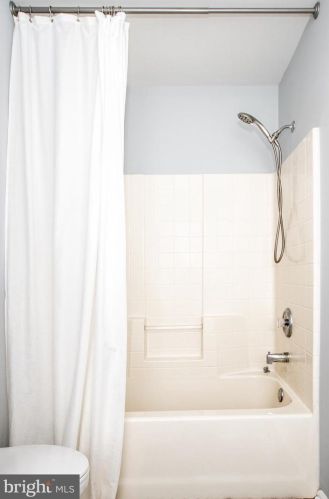 33 Meadowbrook Cir, Erial NJ  08081-1671 exterior