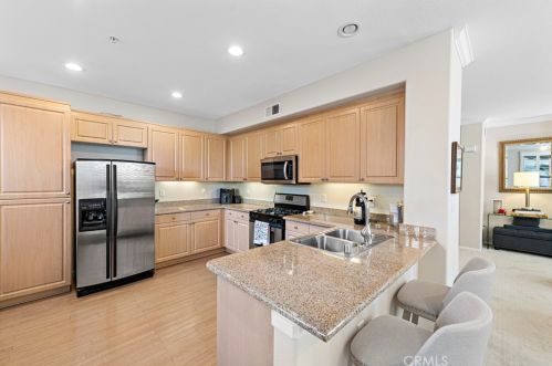2365 Watermarke Pl, Irvine CA  92612-7695 exterior