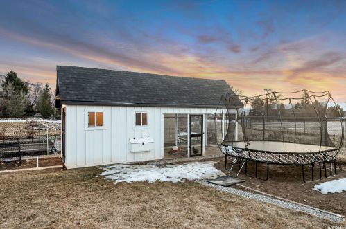 2712 Mt Jordan Rd, Sandy UT 84092-3380 exterior