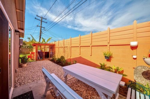 3127 Coolidge Ave, Anaheim CA  92801-6002 exterior