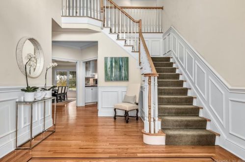7 Witch Ln, Norwalk, CT 06853-1232