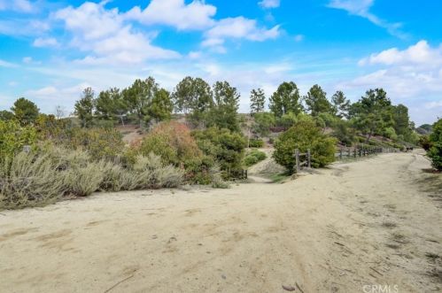 949 Lone Pine Ln, Anaheim CA  92808-2309 exterior