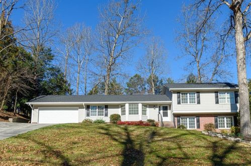 2202 Fisher Trl, Atlanta, GA 30345-3433