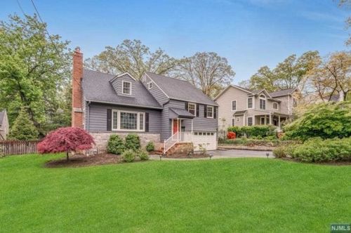 381 Hamilton Rd, Ridgewood, NJ 07450-1014