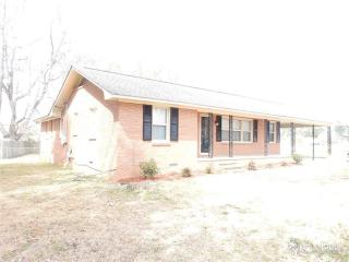 2005 Enchanted Ln, Florence, SC 29505-3702