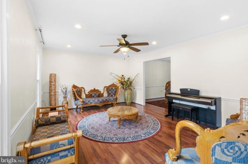 7136 Rolling Forest Ave, Springfield, VA 22152-3601