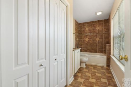 440 Delaware Cir, Lemont IL  60440-1471 exterior