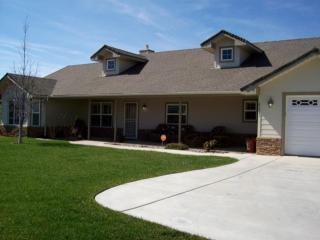 21771 Stone Pl, Tehachapi, CA 93561-8937