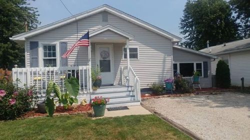 244 Hight St, Macon, IL 62544-9579