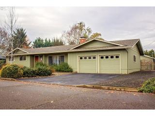 1321 Jefferson St, Roseburg OR  97471-1839 exterior