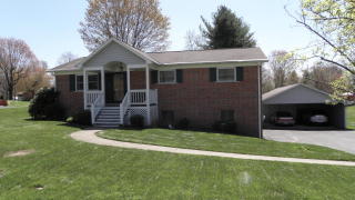 302 Overlook Dr, Beckley WV  25801-9225 exterior