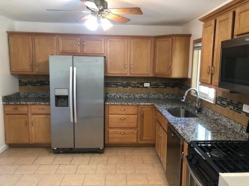 667 Bernard Dr, Buffalo Grove IL  60089-3377 exterior