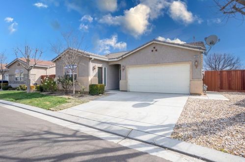 2994 La Vina Cir, Los Banos CA  93635-9497 exterior