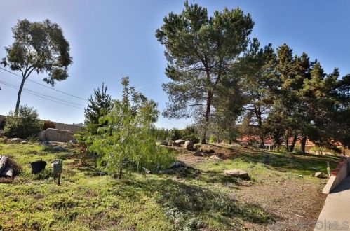 2137 Shire Dr, El Cajon, CA 92019-2657
