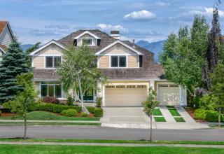 7102 Laurel Ave, Snoqualmie, WA 98065-9721