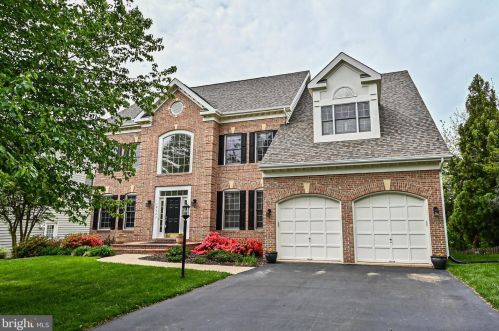 18423 Rim Rock Cir, Leesburg, VA 20176-6832