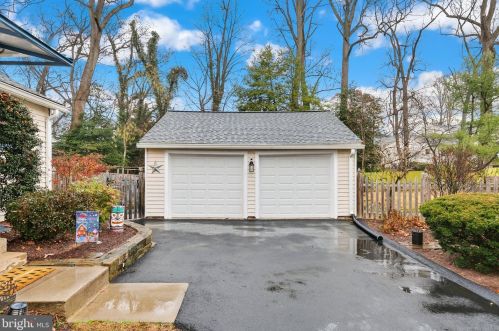 322 Northwest Dr, Silver Spring MD 20901-1431 exterior