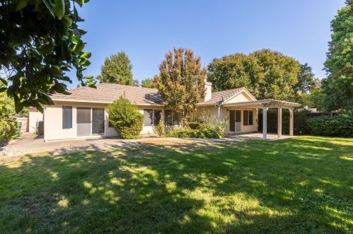 11668 New Albion Dr, Rancho Cordova, CA 95670-8153