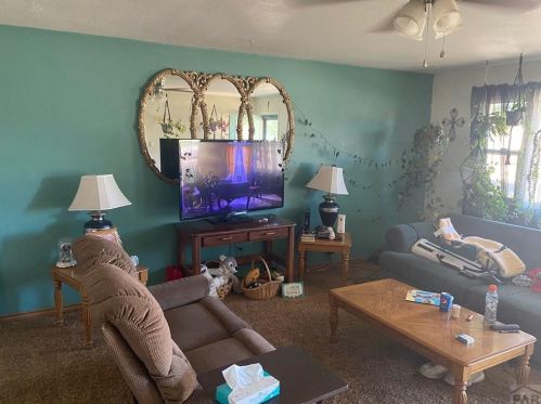 2513 Winnipeg St, Pueblo, CO 81004-4142