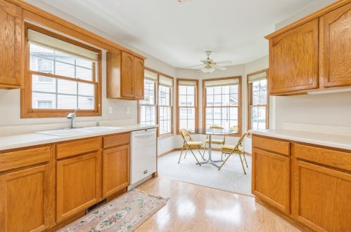 188 Mclaren Dr, Sycamore IL  60178-2255 exterior