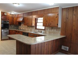 633 Pauley Pl, Atlanta GA  30328-5221 exterior