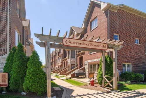4305 Eberly Ave, Brookfield, IL 60513-2237