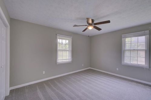 5805 Feldwood Rd, Atlanta GA  30349-2868 exterior