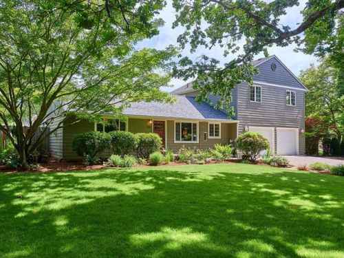 1106 Oak St, Silverton OR  97381-1851 exterior