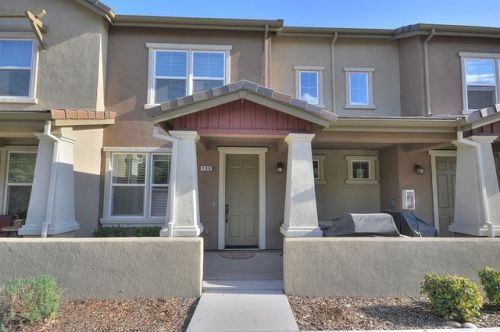 108 Blossom Rock Ln, Folsom, CA 95630-8742