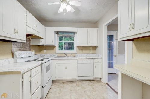 557 Oglesby Bridge Rd, Conyers GA  30094-4145 exterior