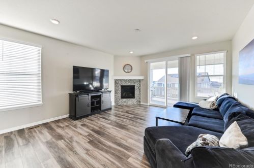 27939 Clifton Pl, Denver CO  80016 exterior