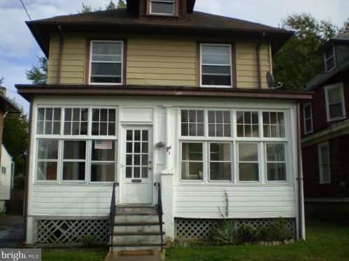 322 Berwyn Ave, Trenton, NJ 08618-2526