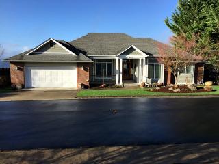 960 Granite Ridge St, Roseburg, OR 97470-3351