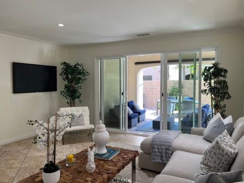 237 Mantle, Irvine CA  92618-1514 exterior