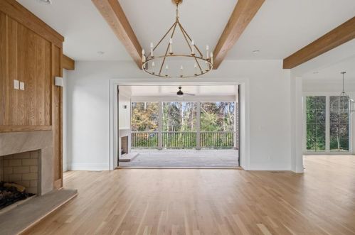 679 Moores Mill Rd, Atlanta GA  30327-0015 exterior