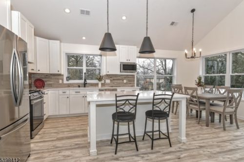 151 Kiel Ave, Kinnelon, NJ 07405-1631